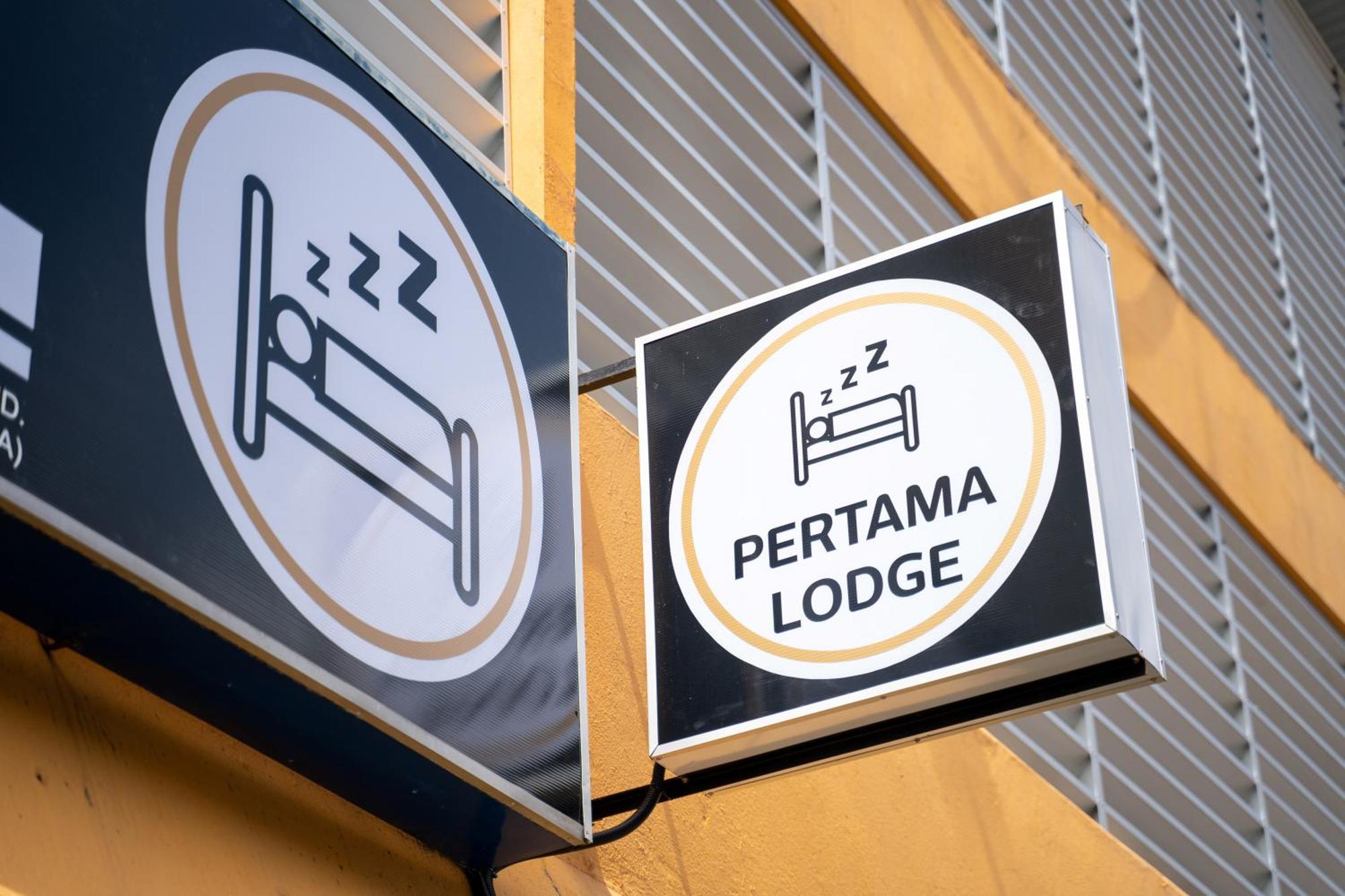 Pertama Lodge Тавау Екстериор снимка