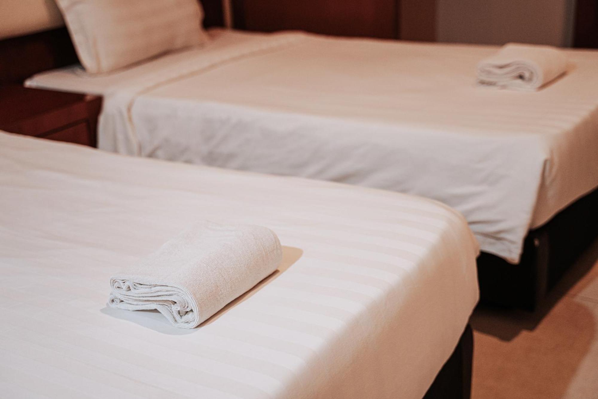 Pertama Lodge Тавау Екстериор снимка