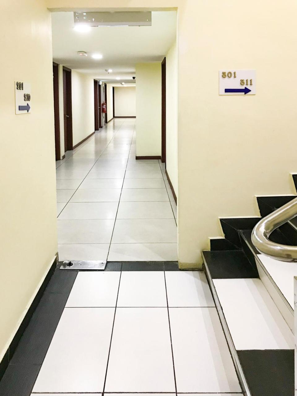 Pertama Lodge Тавау Екстериор снимка
